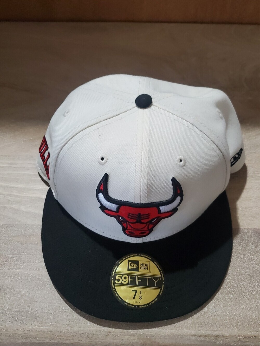 New Era Nens Chicago Bull New .baseball Hat. 71/8 59fifty Cream Black